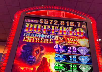 Couple Wins More Than $800k in Vegas Slot Game